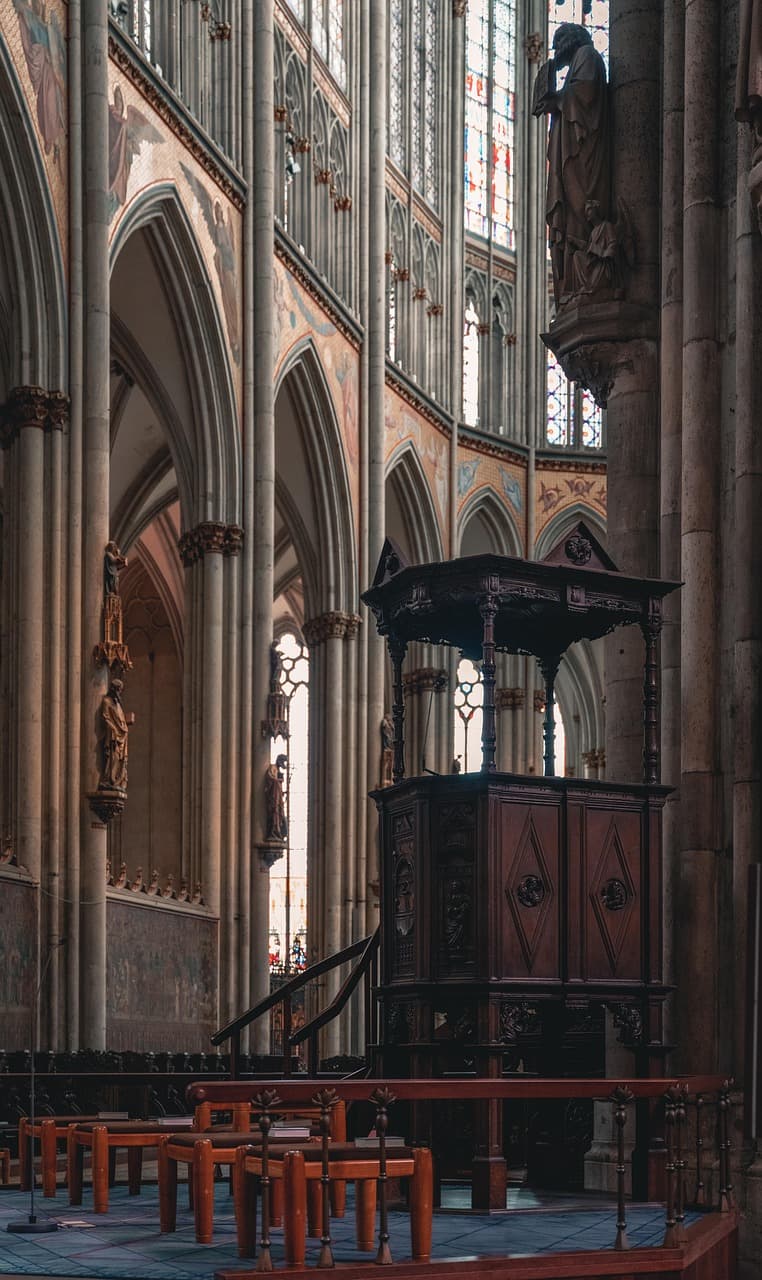 The Rhine at dusk from the bridge. The lock-covered railings rattle when trains pass.